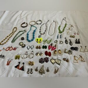 Bag bundle of jewelry mixed.